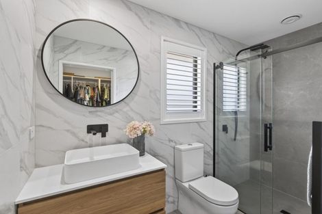 Photo of property in 247 Huatoki Street, Upper Vogeltown, New Plymouth, 4310