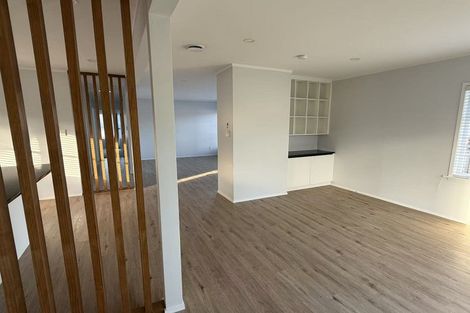 Photo of property in 19 Raleigh Road, Northcote, Auckland, 0627