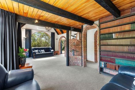 Photo of property in 5 Newnham Court, Tawa, Wellington, 5028