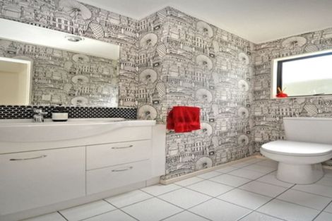 Photo of property in 1/16 Glucina Avenue, West Harbour, Auckland, 0618