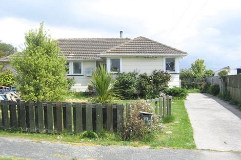 Photo of property in 35 Lambeth Crescent, Redwood, Christchurch, 8051