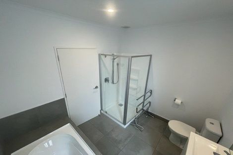 Photo of property in 4 Shelduck Way, Hobsonville, Auckland, 0616