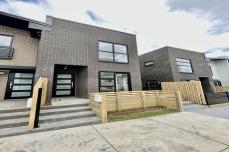 Photo of property in 12 Rauemi Way, Te Atatu South, Auckland, 0610