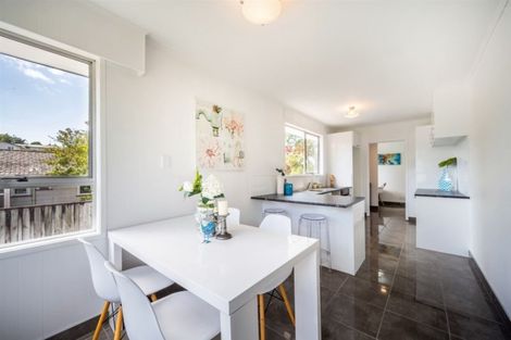 Photo of property in 9 Juniper Road, Sunnynook, Auckland, 0620