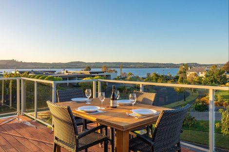 Photo of property in 24 Pukenamu Road, Rainbow Point, Taupo, 3330