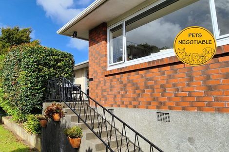 Photo of property in 10 Beaumont Crescent, Frankleigh Park, New Plymouth, 4310