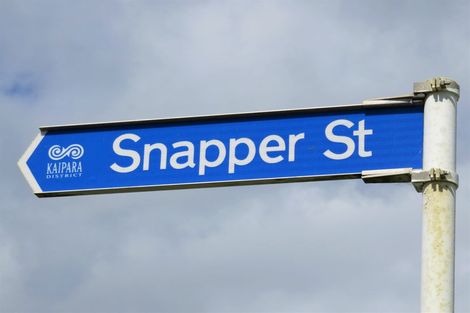 Photo of property in 2 Snapper Street, Baylys Beach, Dargaville, 0377