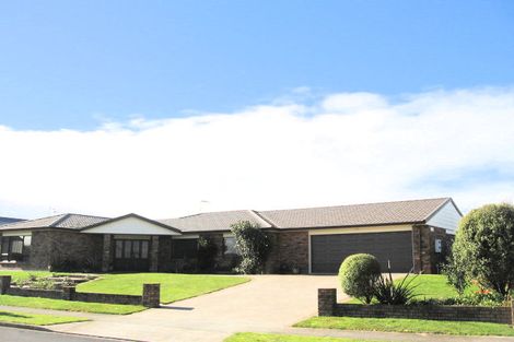 Photo of property in 16 Drumfearn Place, Rototuna, Hamilton, 3210