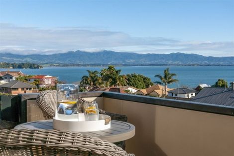 Photo of property in 1 Ruamoana Place, Omokoroa, 3114