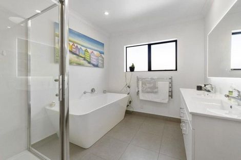 Photo of property in 2 Bannings Way, Hobsonville, Auckland, 0618