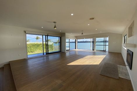 Photo of property in 62 The Terrace, Herald Island, Auckland, 0618