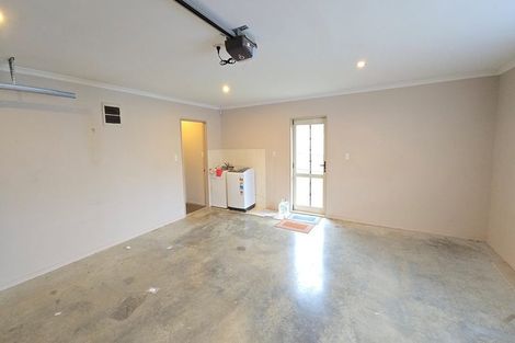 Photo of property in 21 Edgewood Way, Henderson, Auckland, 0612