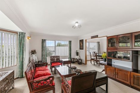 Photo of property in 11 Unsworth Drive, Unsworth Heights, Auckland, 0632