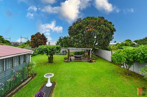 Photo of property in 16 Tennessee Avenue, Mangere East, Auckland, 2024