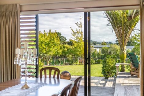 Photo of property in 32 Paekakariki Hill Road, Pauatahanui, Porirua, 5381