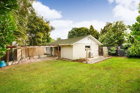 Photo of property in 16 Antrim Place, Hokowhitu, Palmerston North, 4410