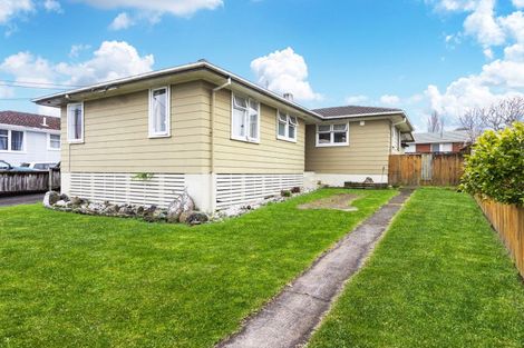 Photo of property in 16 Old Wairoa Road, Papakura, 2110
