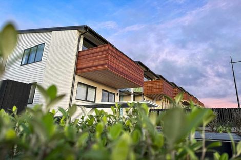 Photo of property in 33 Oakum Road, Whitby, Porirua, 5024