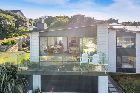 Photo of property in 8 The Track, Plimmerton, Porirua, 5026