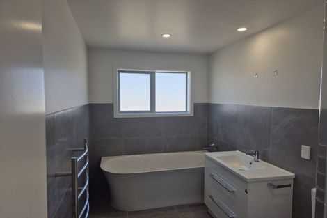 Photo of property in 25 Allan Avenue, Lytton West, 4071