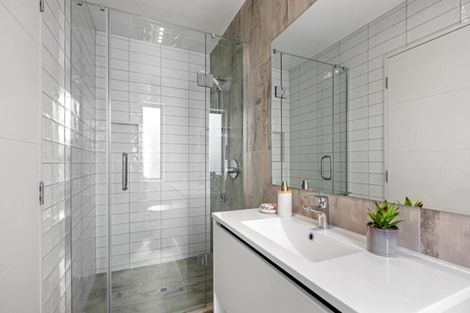 Photo of property in 67e Lake Road, Devonport, Auckland, 0624