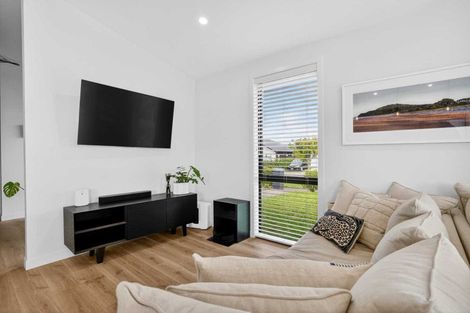 Photo of property in 2 Arohaina Avenue, Karaka, 2124