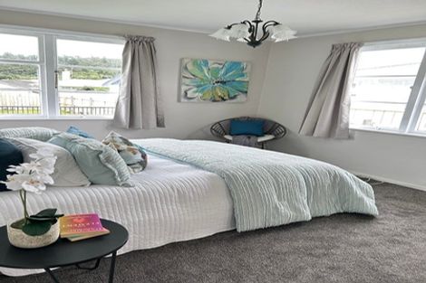 Photo of property in 320 Stokes Valley Road, Stokes Valley, Lower Hutt, 5019