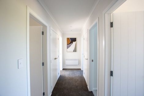 Photo of property in 10 Van Baarle Close, Carterton, 5713