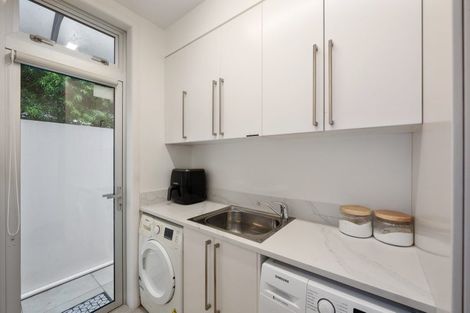 Photo of property in 8 Sylvan Park Avenue, Milford, Auckland, 0620