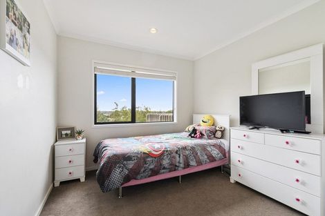 Photo of property in 63 Mack Place, Red Hill, Papakura, 2110