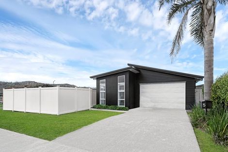 Photo of property in 5 Hooton Drive, Huapai, Kumeu, 0810