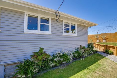 Photo of property in 50a Ahuriri Street, Strathmore Park, Wellington, 6022