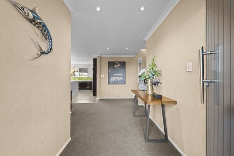 Photo of property in 64 O'halloran Road, Howick, Auckland, 2014