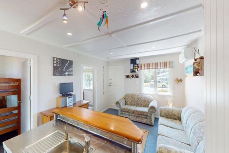 Photo of property in 647 Waitarere Beach Road, Waitarere Beach, Levin, 5510