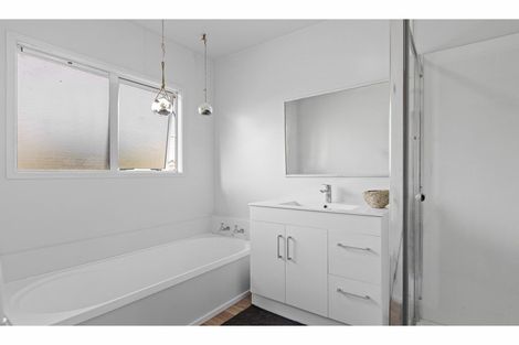 Photo of property in 2a Rata Road, Stanmore Bay, Whangaparaoa, 0932