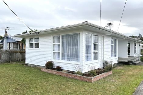 Photo of property in 11a Oswald Crescent, Paparangi, Wellington, 6037