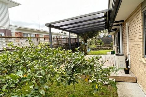Photo of property in 17 Waiohua Road, Greenlane, Auckland, 1061