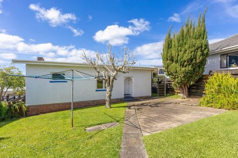 Photo of property in 2/48 Churchill Road, Murrays Bay, Auckland, 0630