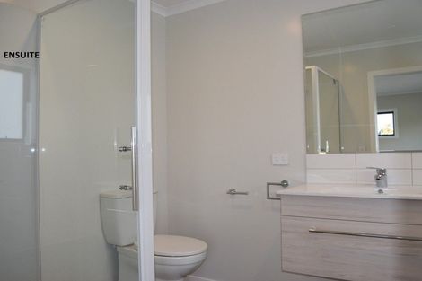 Photo of property in 2 Kingi Te Ahoaho Place, Otaki, 5512