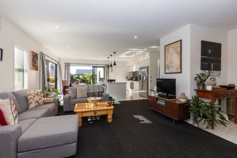 Photo of property in 7 Whitau Place, Marshland, Christchurch, 8083