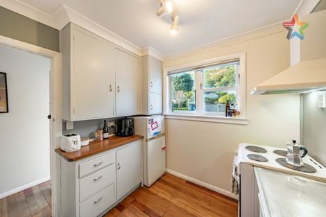 Photo of property in 2/264 Muritai Road, Eastbourne, Lower Hutt, 5013