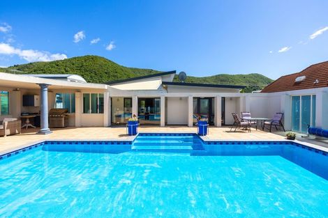 Photo of property in 29 Beach Road, Waikawa, Picton, 7220