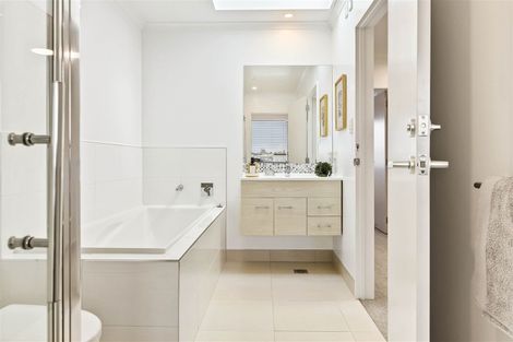 Photo of property in 4 Torea Tai Road, Hobsonville, Auckland, 0616