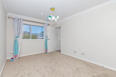 Photo of property in 436 East Coast Road, Windsor Park, Auckland, 0630