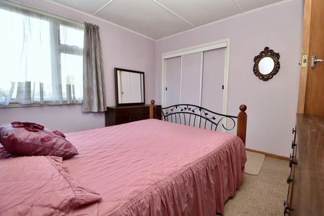 Photo of property in 22 Taylor Street, Carterton, 5713