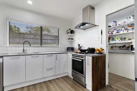 Photo of property in 62 Golfland Drive, Golflands, Auckland, 2013