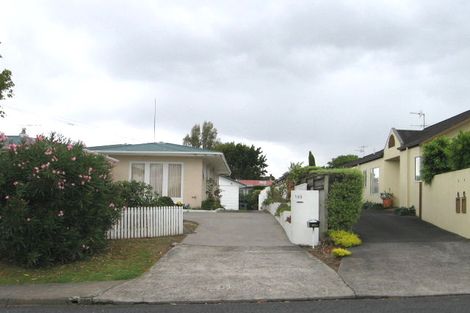 Photo of property in 2/33 Gordon Avenue, Forrest Hill, Auckland, 0620