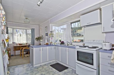 Photo of property in 35 Larissa Avenue, Henderson, Auckland, 0610