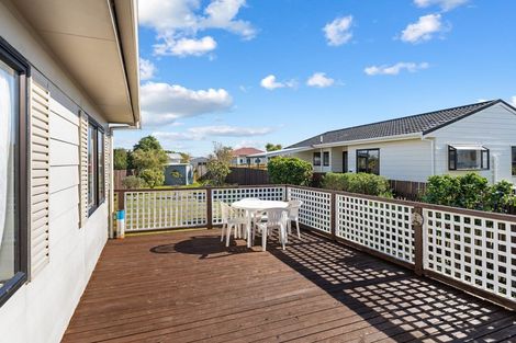 Photo of property in 15 Pukeko Street, Paraparaumu, 5032