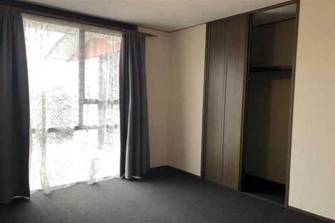 Photo of property in 7 Lindaver Grove, Merrilands, New Plymouth, 4312